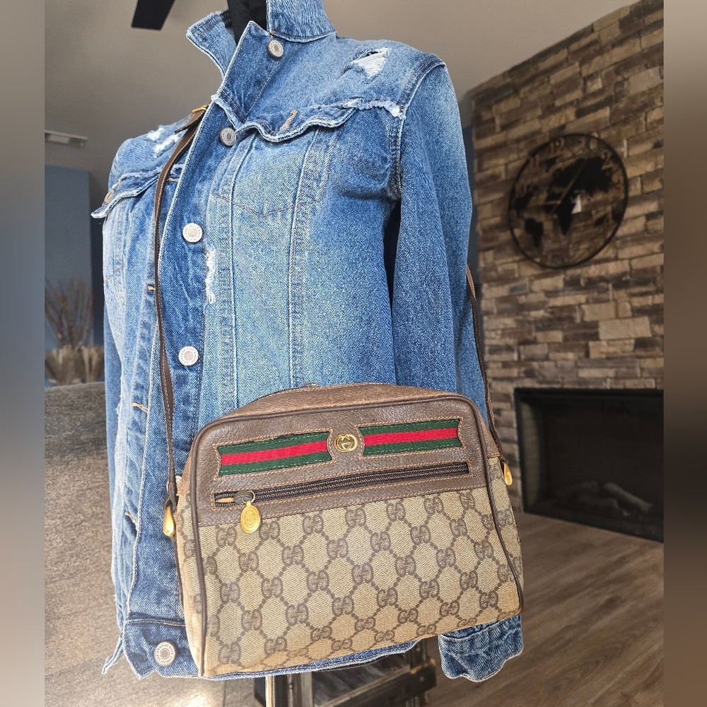 Authentic Gucci Vintage Crossbody Bag